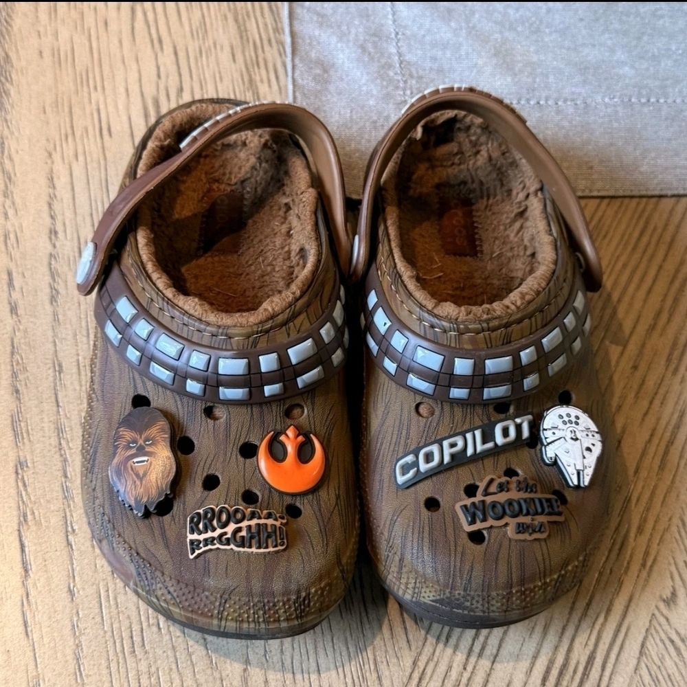 Crocs Kids Star Wars Chewbacca Classic Lined Clog Size J 1